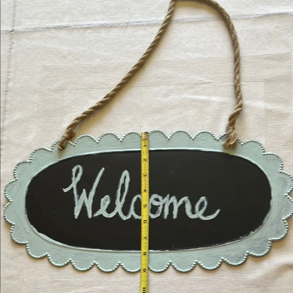 Charming Oval Welcome Sign